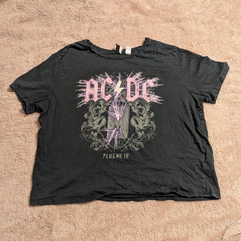 Divided AC/DC "Plug Me In" Women's T-Shirt, Size L